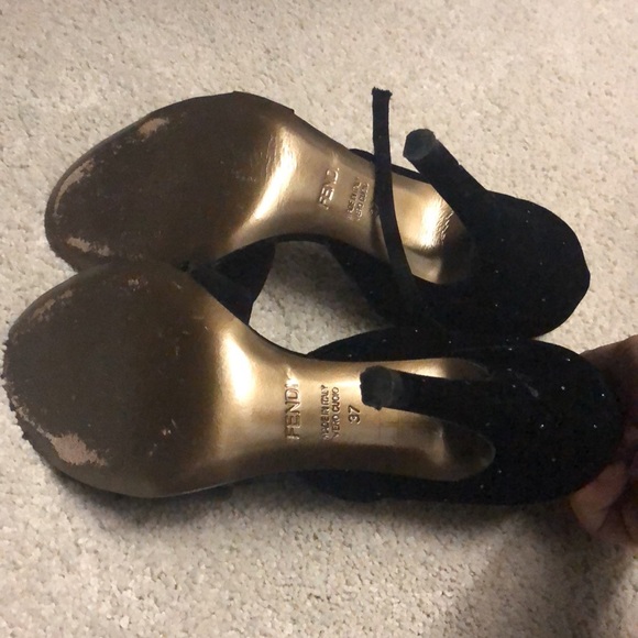 I can’t walk in such high heels after kids - Picture 5 of 6